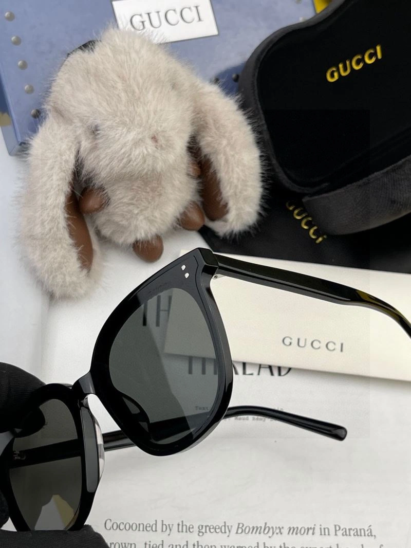 Gucci Sunglasses Durable 279685