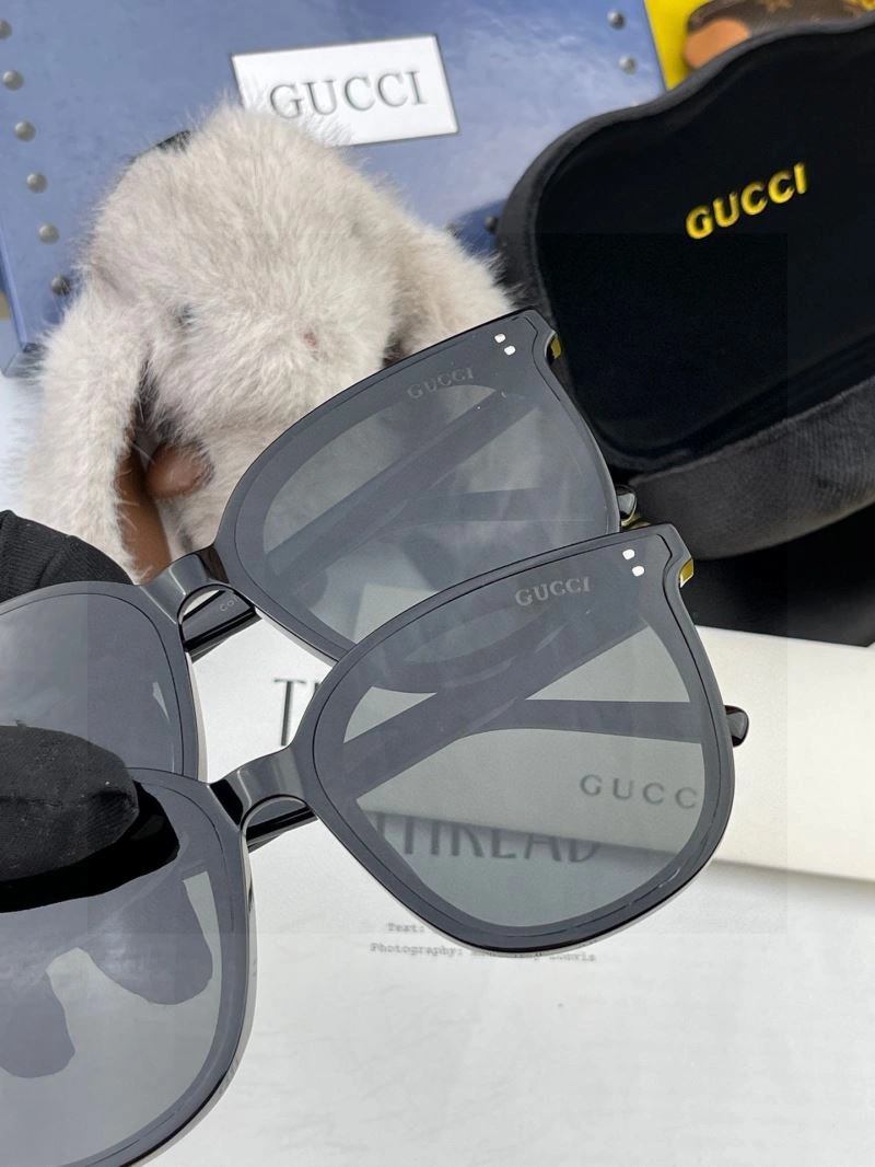 Gucci Sunglasses Durable 279685