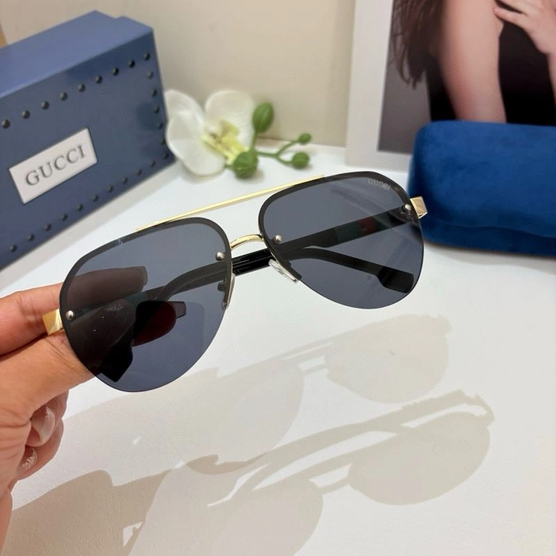 Gucci Sunglasses Sporty 279683