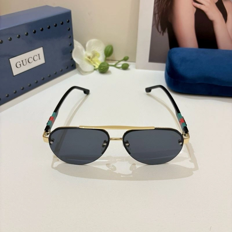 Gucci Sunglasses Sporty 279683