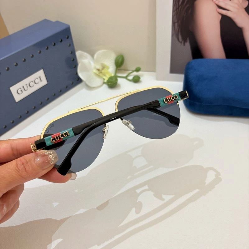 Gucci Sunglasses Sporty 279683