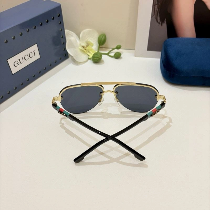 Gucci Sunglasses Sporty 279683