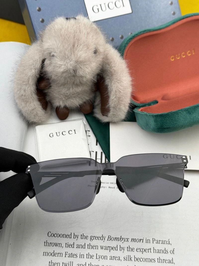 Reliable Gucci Sunglasses 279695