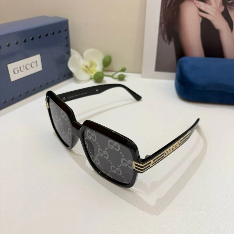 Gucci Sunglasses Fashionable 279682