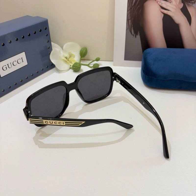 Gucci Sunglasses Fashionable 279682