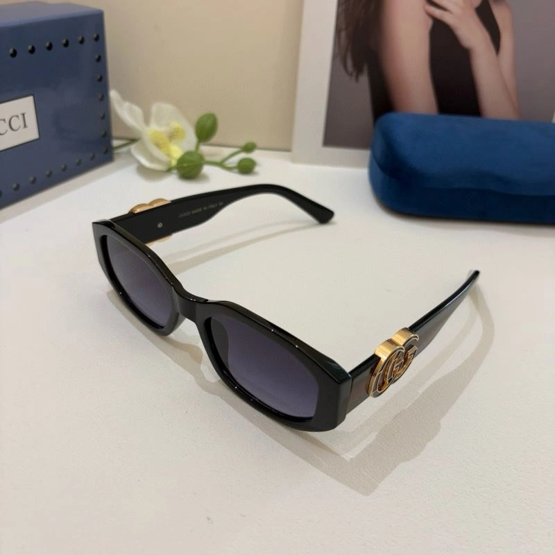 Trendsetting Gucci Sunglasses 279679