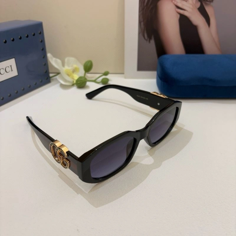 Trendsetting Gucci Sunglasses 279679