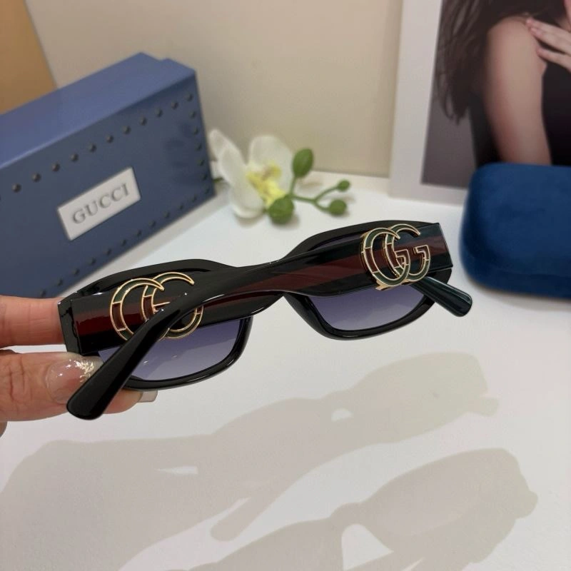 Trendsetting Gucci Sunglasses 279679