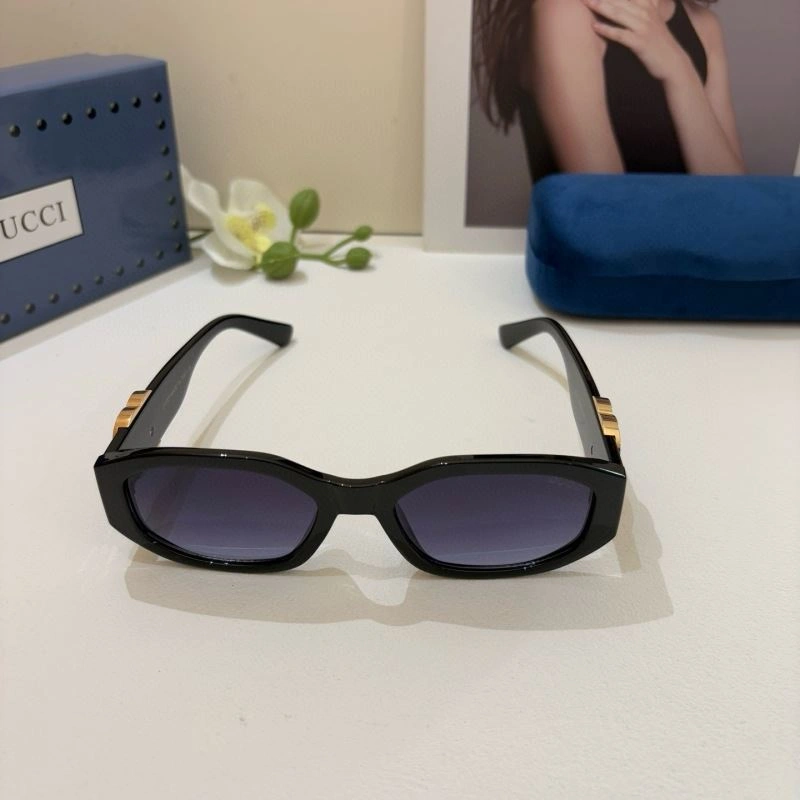Trendsetting Gucci Sunglasses 279679