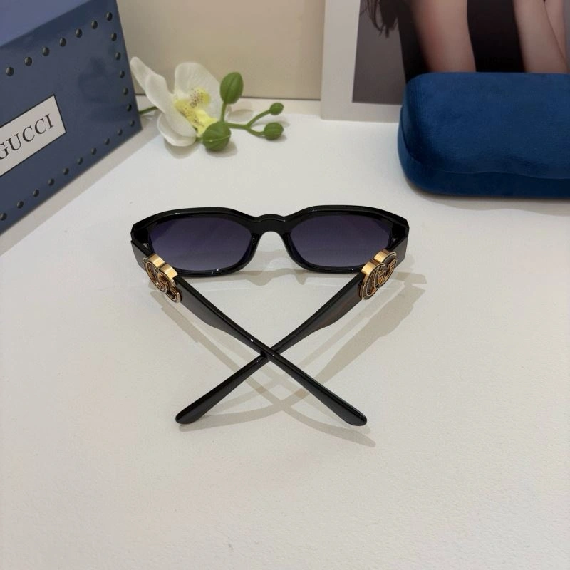 Trendsetting Gucci Sunglasses 279679