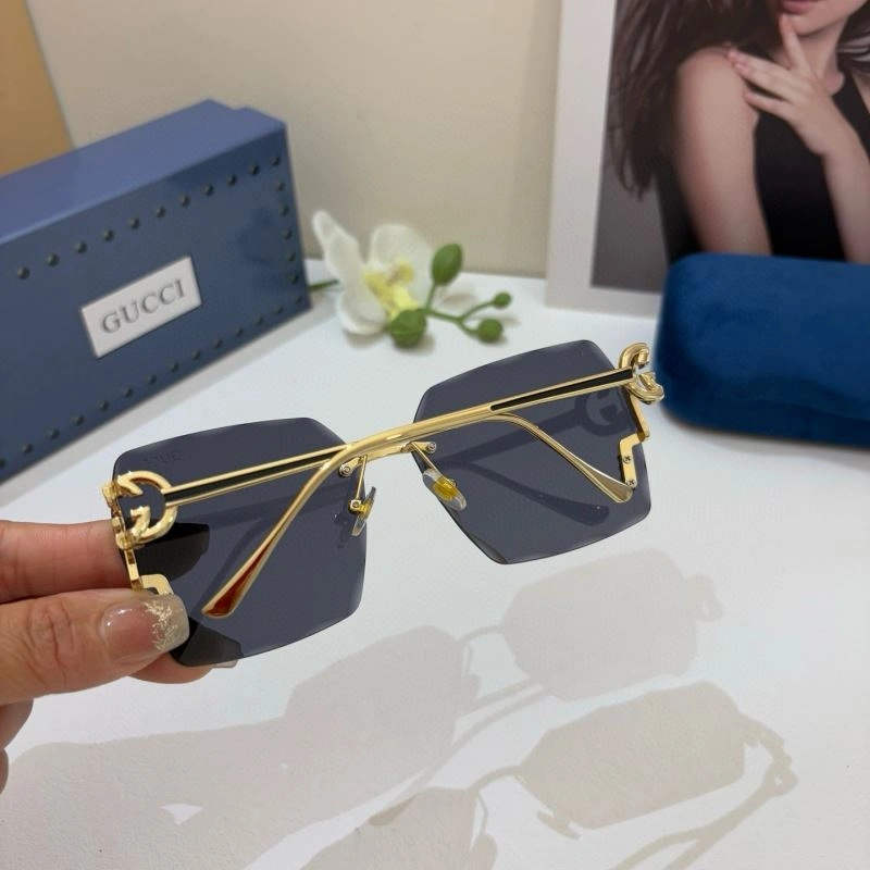 Gucci Sunglasses Youthful 279686