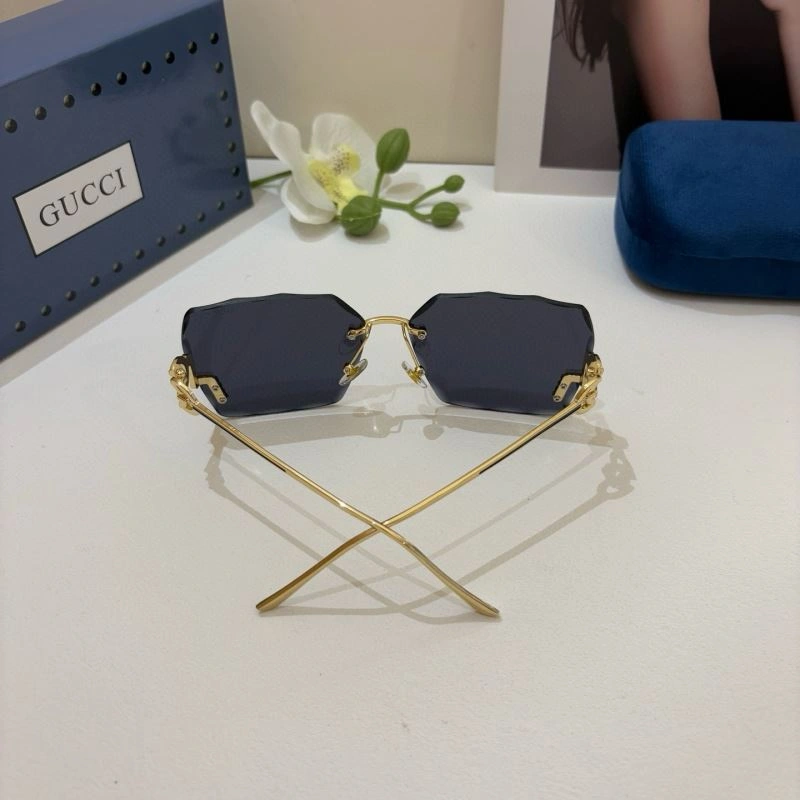 Gucci Sunglasses Youthful 279686