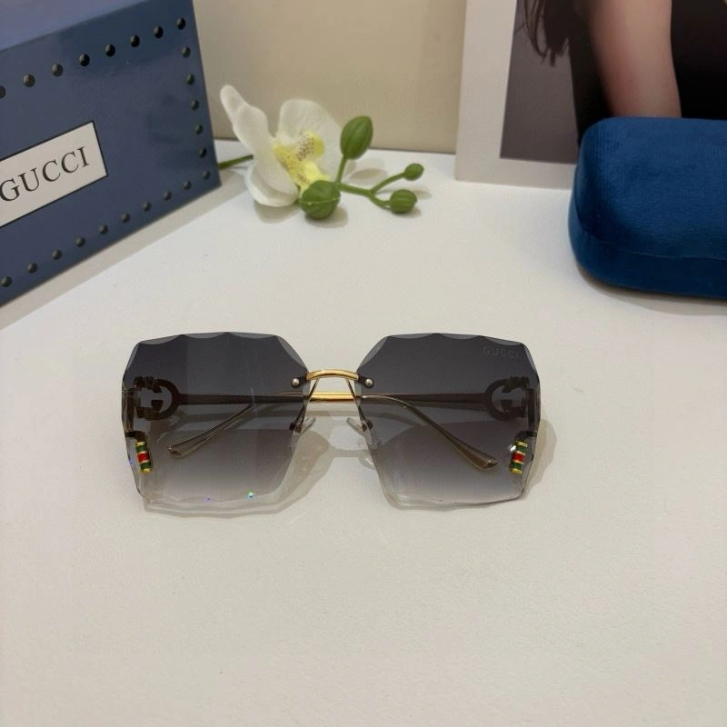Gucci Sunglasses WellDesigned 279672