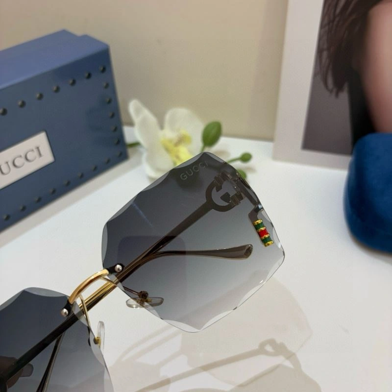 Gucci Sunglasses WellDesigned 279672