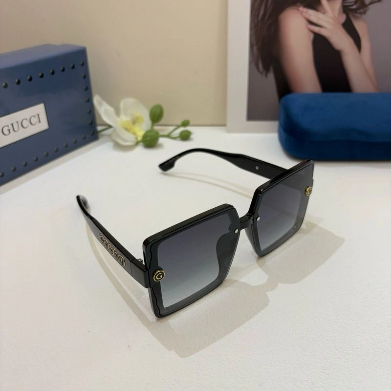 Gucci Sunglasses Sophisticated 279676