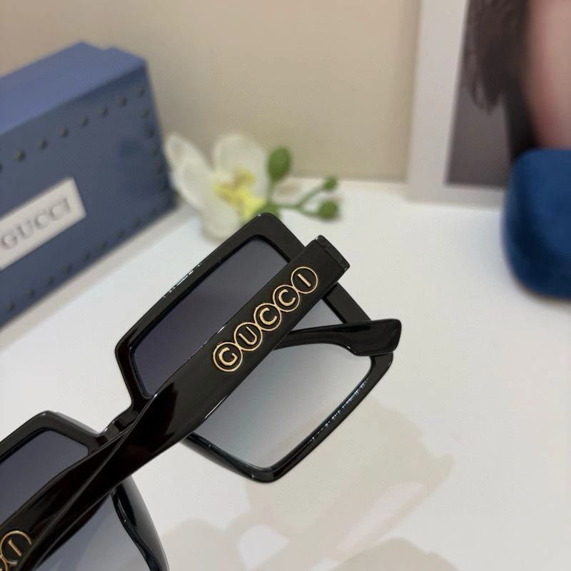 Gucci Sunglasses Sophisticated 279676