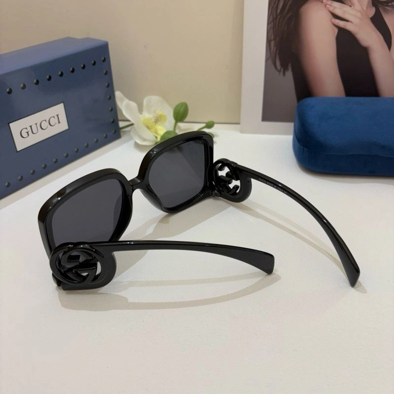 Vibrant Gucci Sunglasses 279674