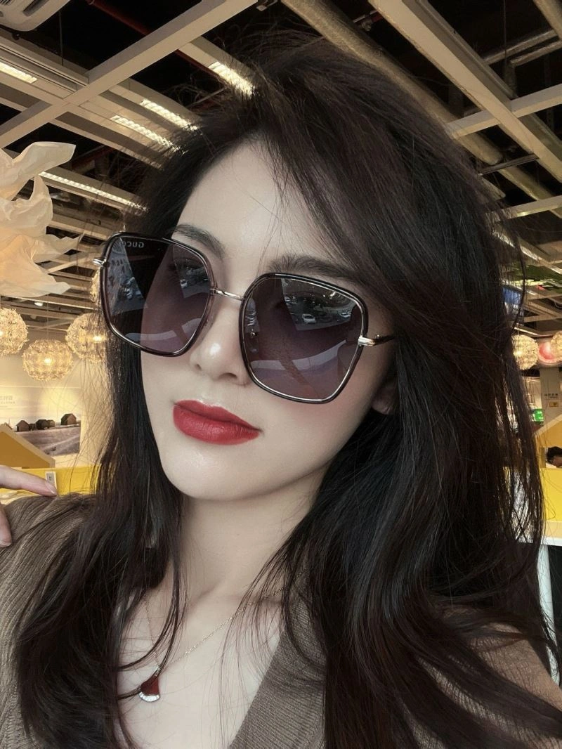 Gucci Sunglasses UrbanChic 279665