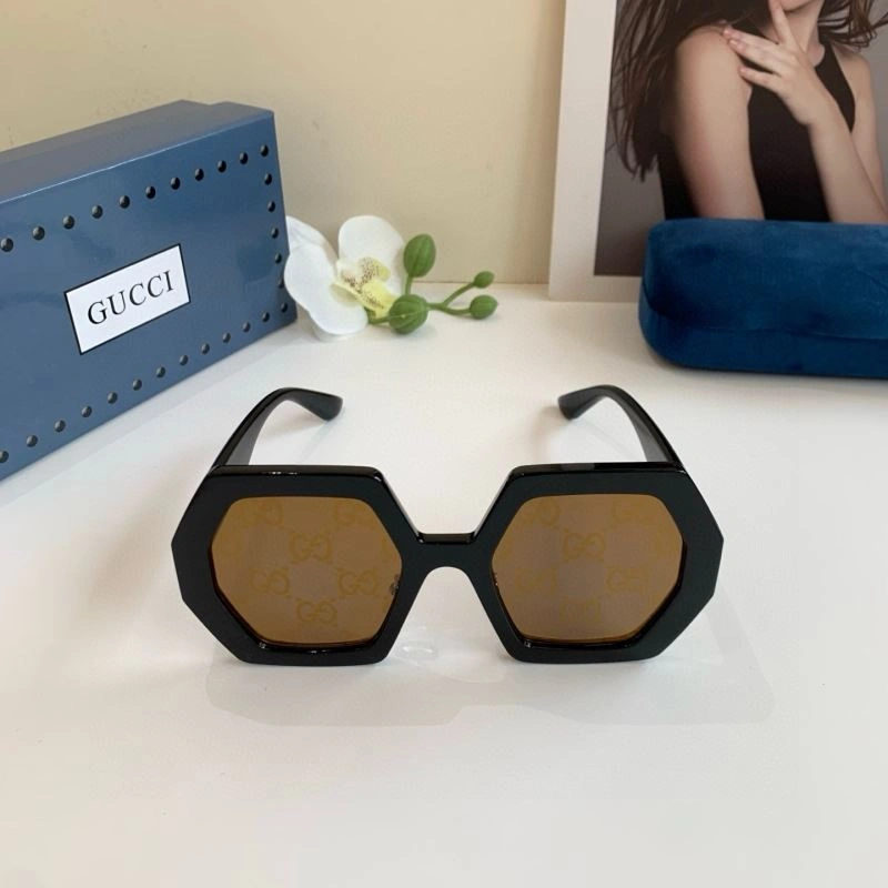 Gucci Sunglasses Attractive 279635