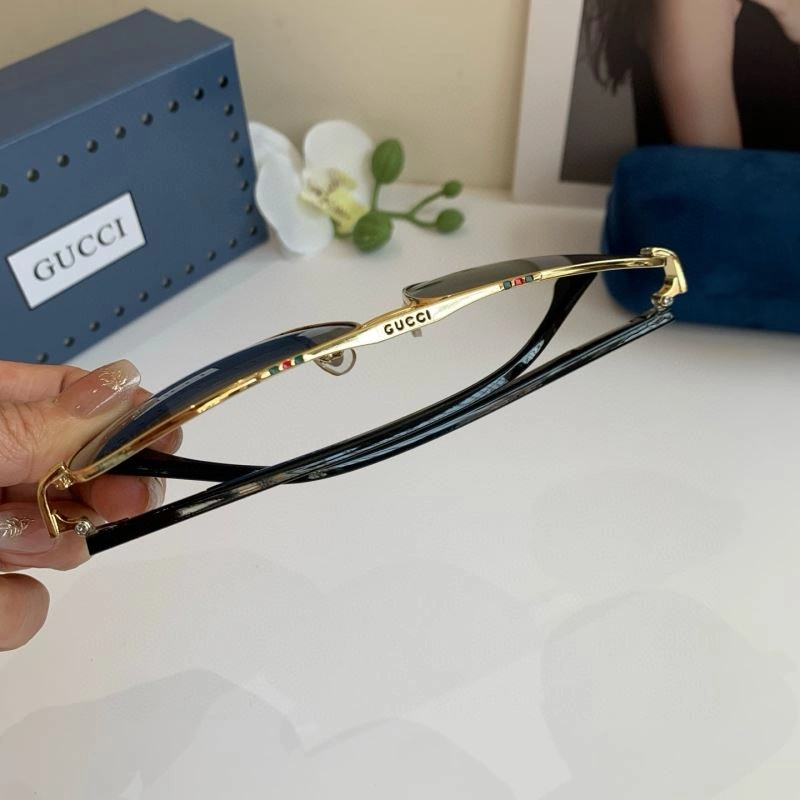 Gucci Sunglasses Classic 279630