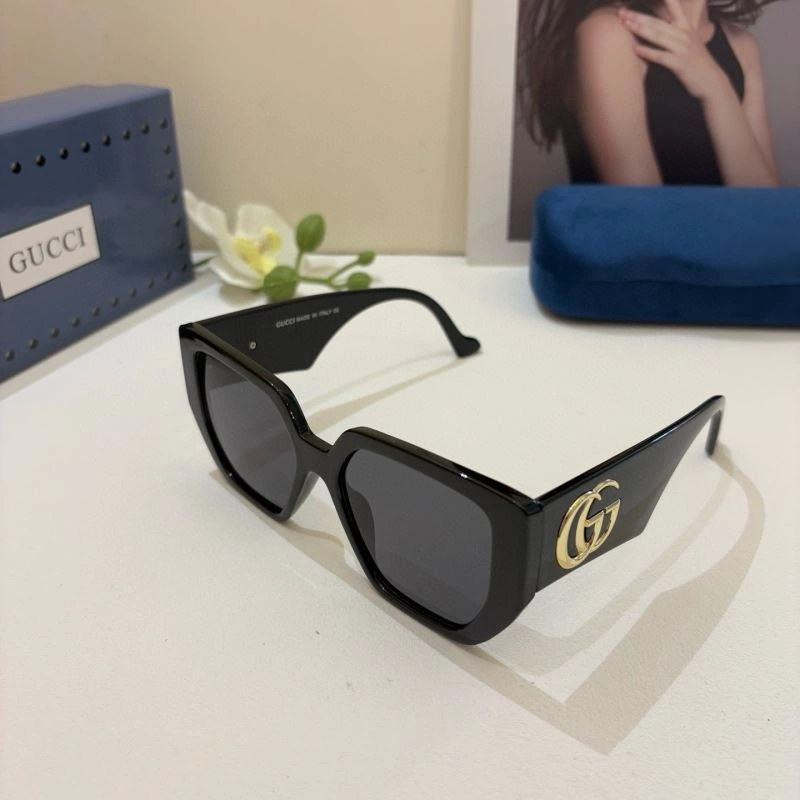 Modern Gucci Sunglasses 279642