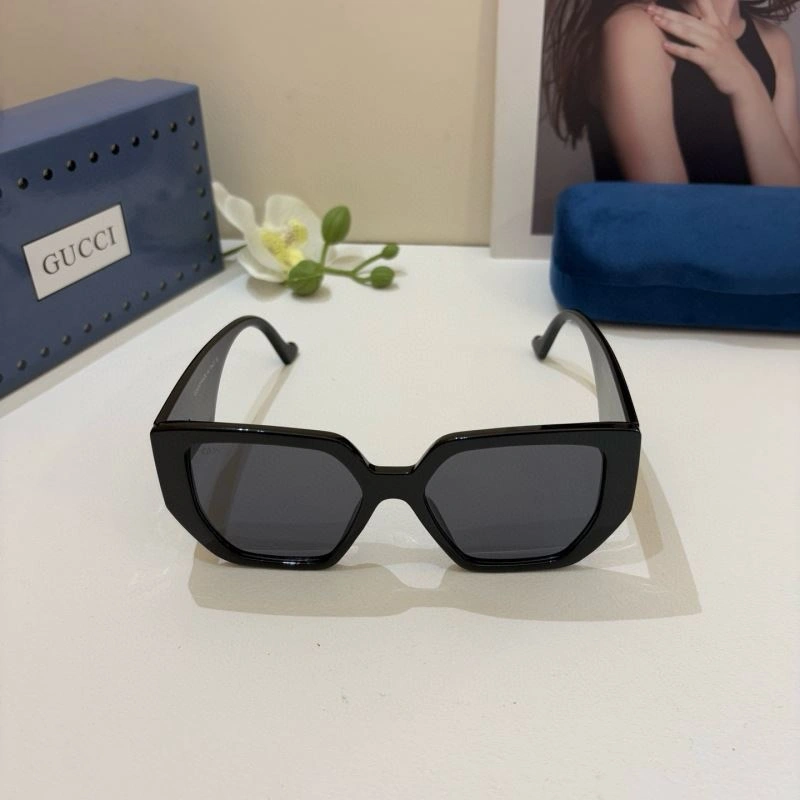 Modern Gucci Sunglasses 279642