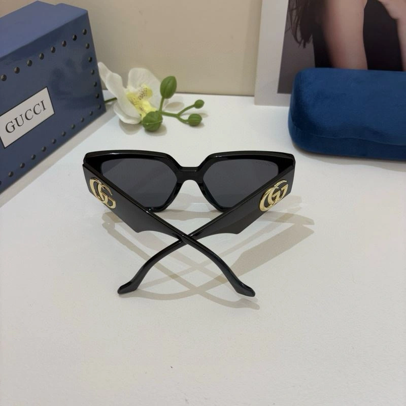 Modern Gucci Sunglasses 279642