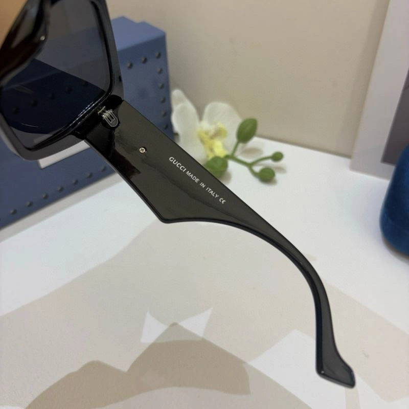 Modern Gucci Sunglasses 279642