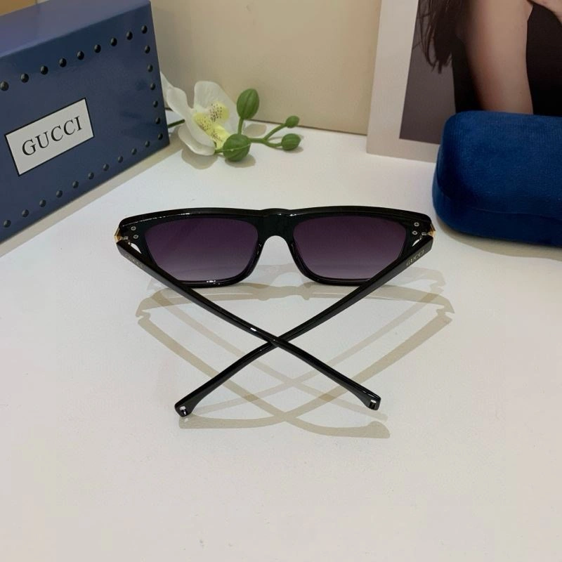 WaterResistant Gucci Sunglasses 279631