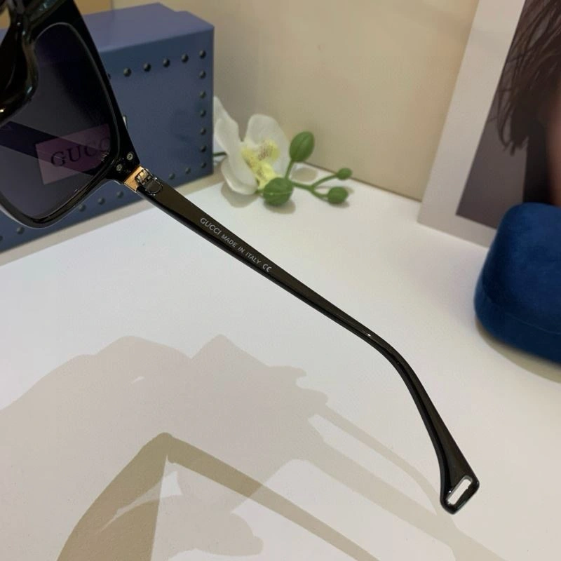 WaterResistant Gucci Sunglasses 279631