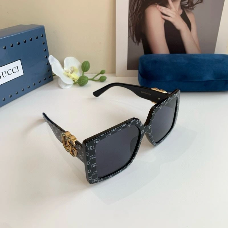 Effortless Gucci Sunglasses 279629