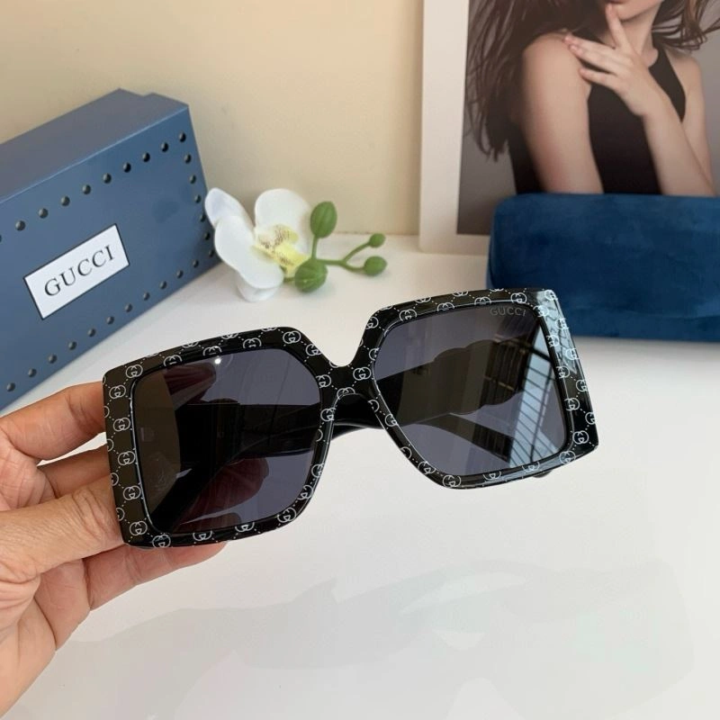 Effortless Gucci Sunglasses 279629