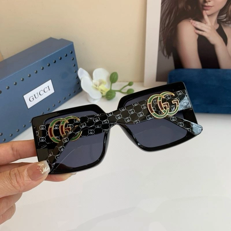Effortless Gucci Sunglasses 279629