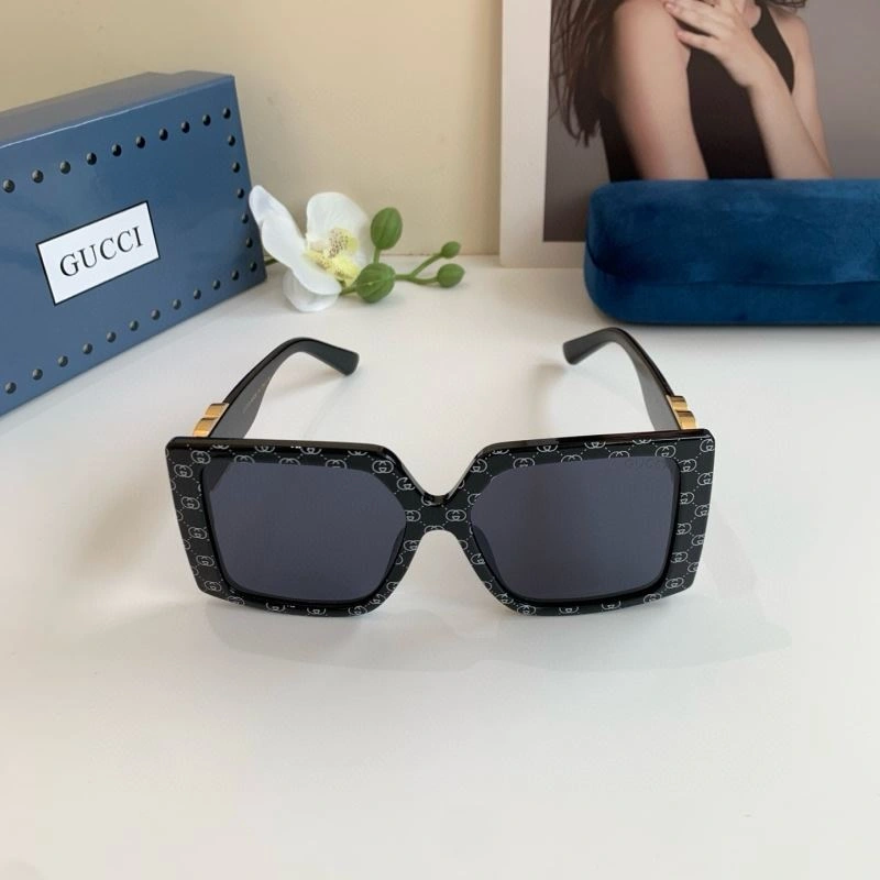 Effortless Gucci Sunglasses 279629
