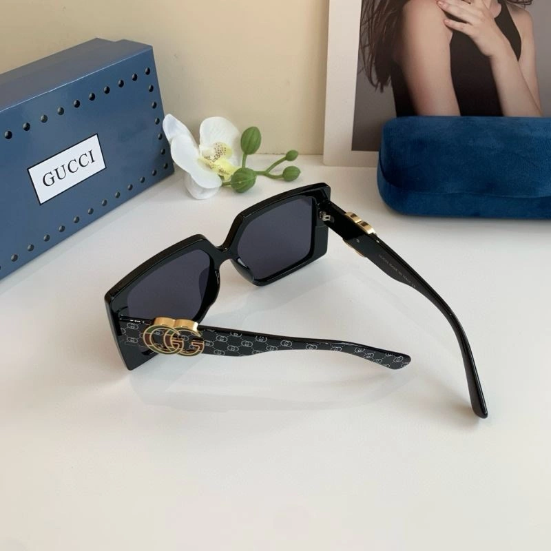 Effortless Gucci Sunglasses 279629