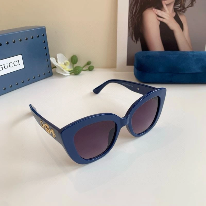 Casual Gucci Sunglasses 279637