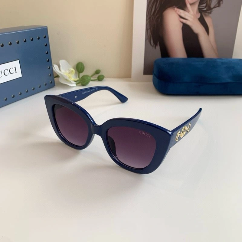 Casual Gucci Sunglasses 279637