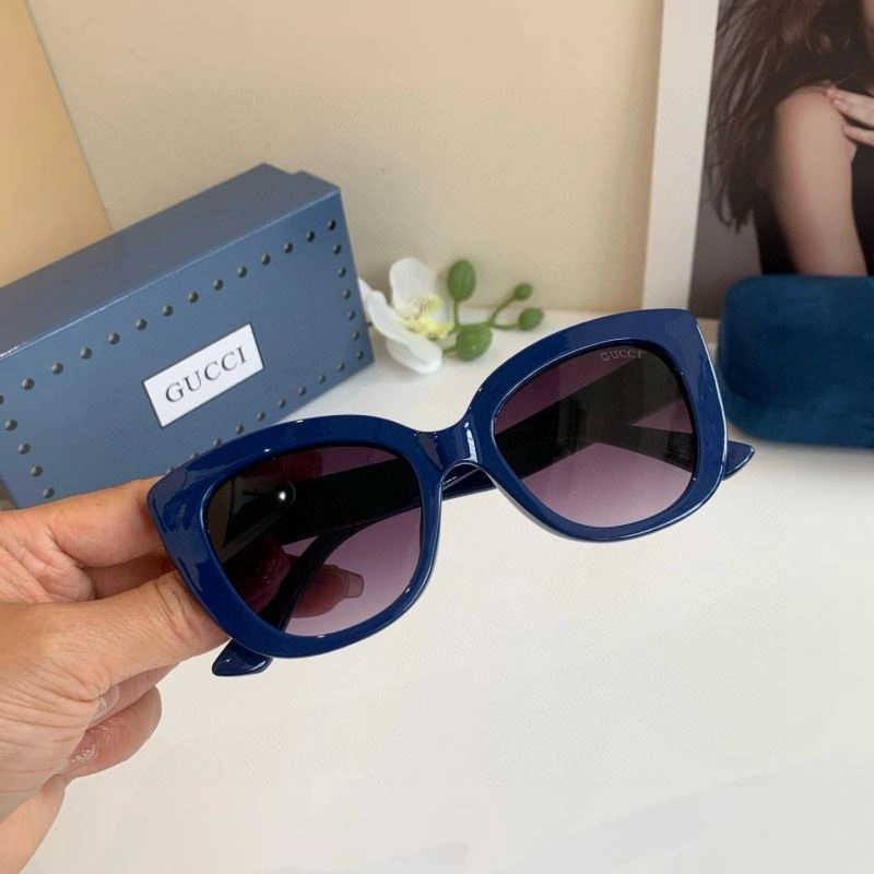 Casual Gucci Sunglasses 279637