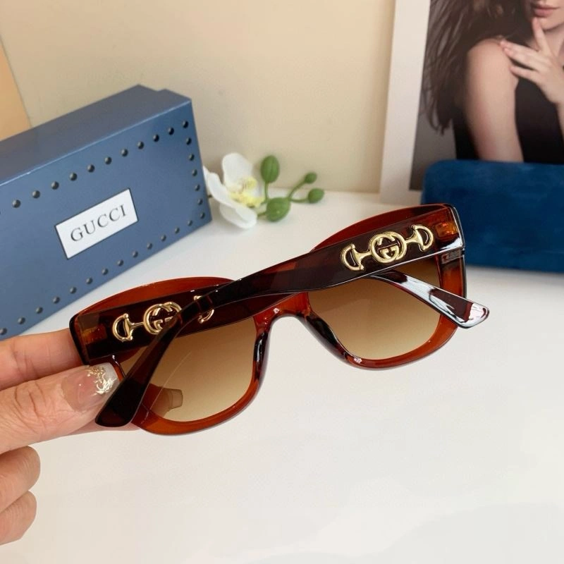 Gucci Sunglasses Snug 279652