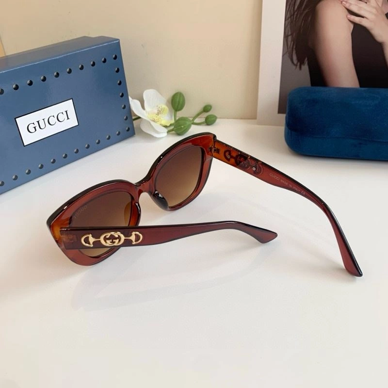 Gucci Sunglasses Snug 279652