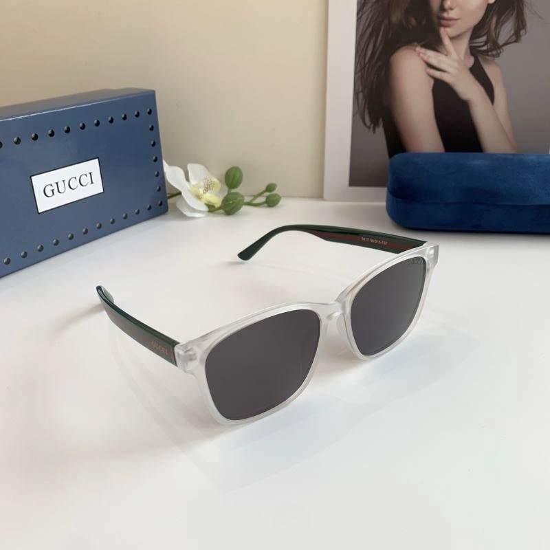 Gucci Sunglasses Sleek 279645