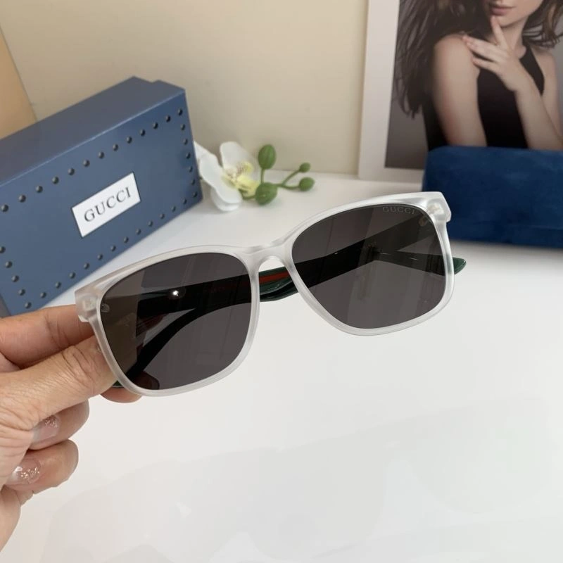 Gucci Sunglasses Sleek 279645
