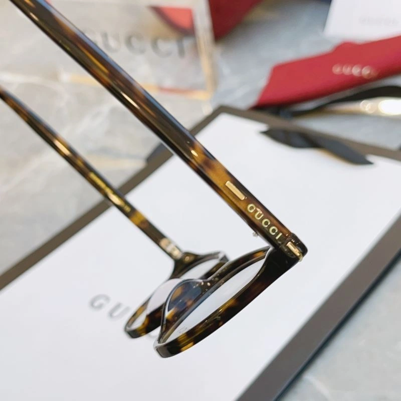 Gucci Sunglasses Sporty 279658