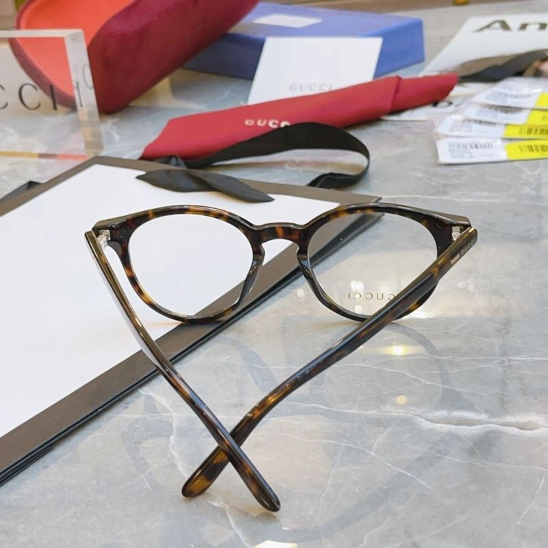 Gucci Sunglasses Sporty 279658
