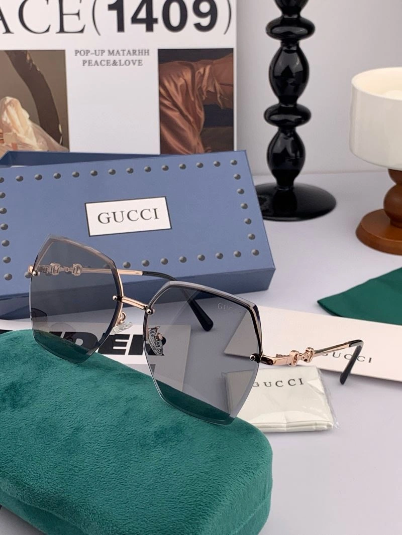 Gucci Sunglasses WaterResistant 279620
