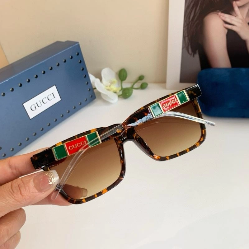 Flexible Gucci Sunglasses 279611