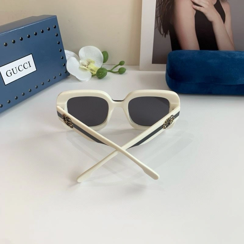 Gucci Sunglasses Fashionable 279602