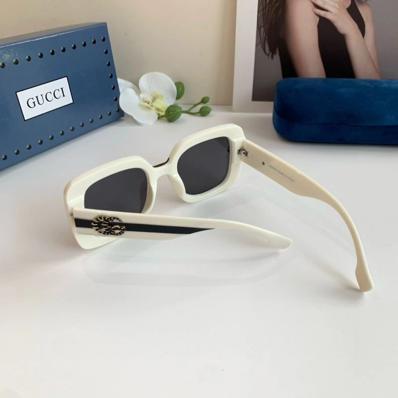 Gucci Sunglasses Fashionable 279602