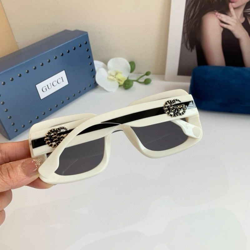 Gucci Sunglasses Fashionable 279602