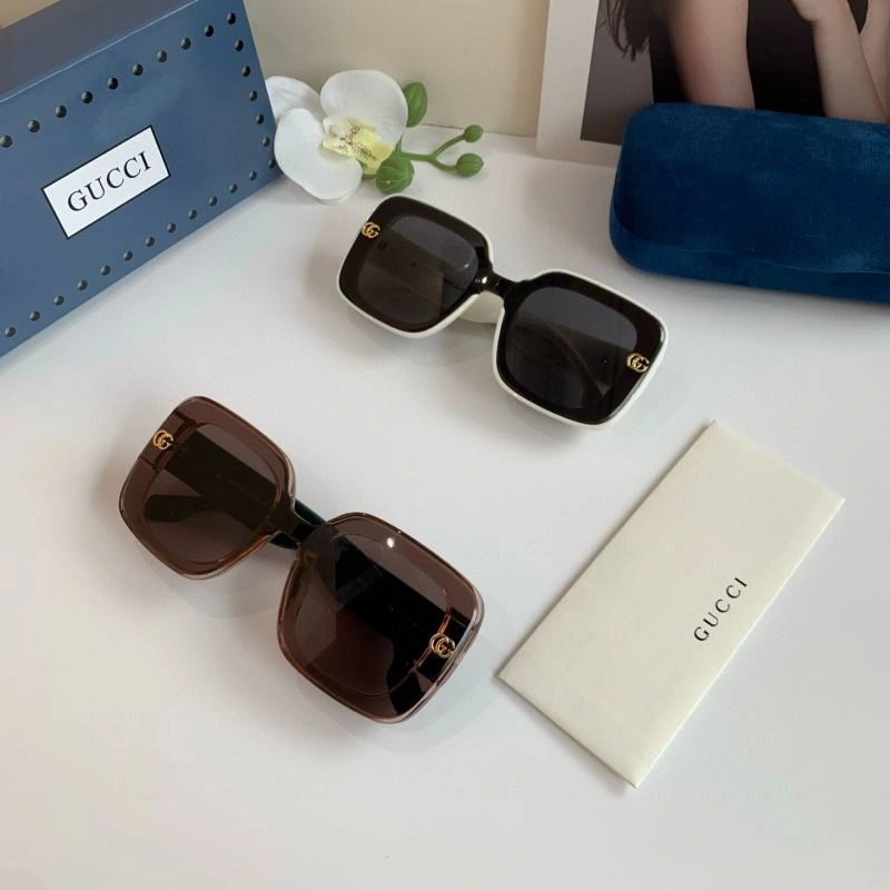 Gucci Sunglasses Fashionable 279602